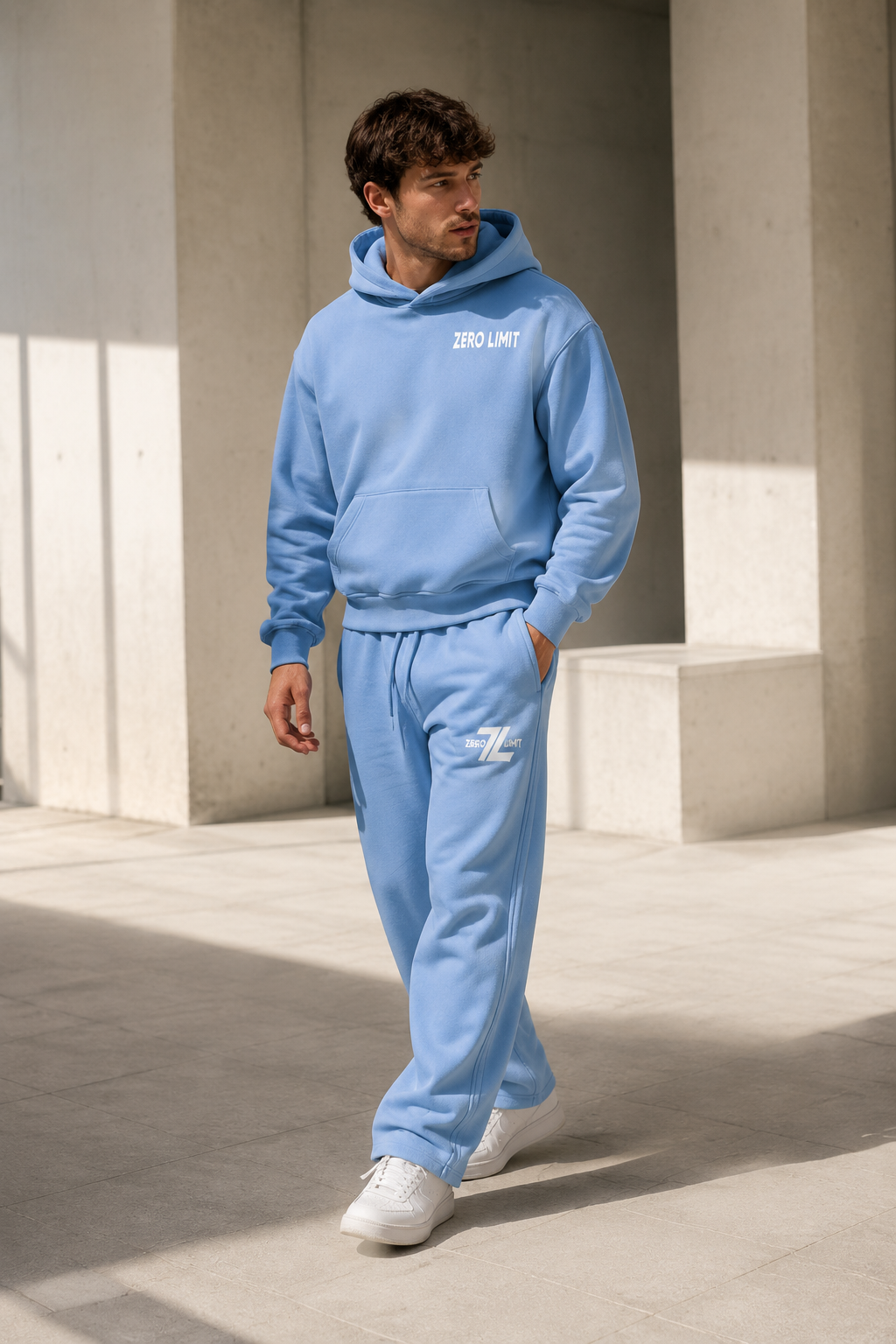 ZERO LIMIT babyblaues Heavyweight Set am Model